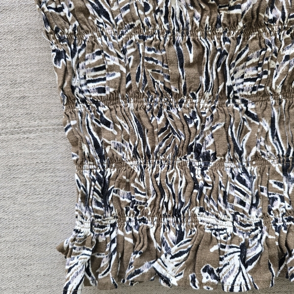 Habitual White, Brown, Black Print Women's Smocked Top Sz Medium - Picture 2 of 8